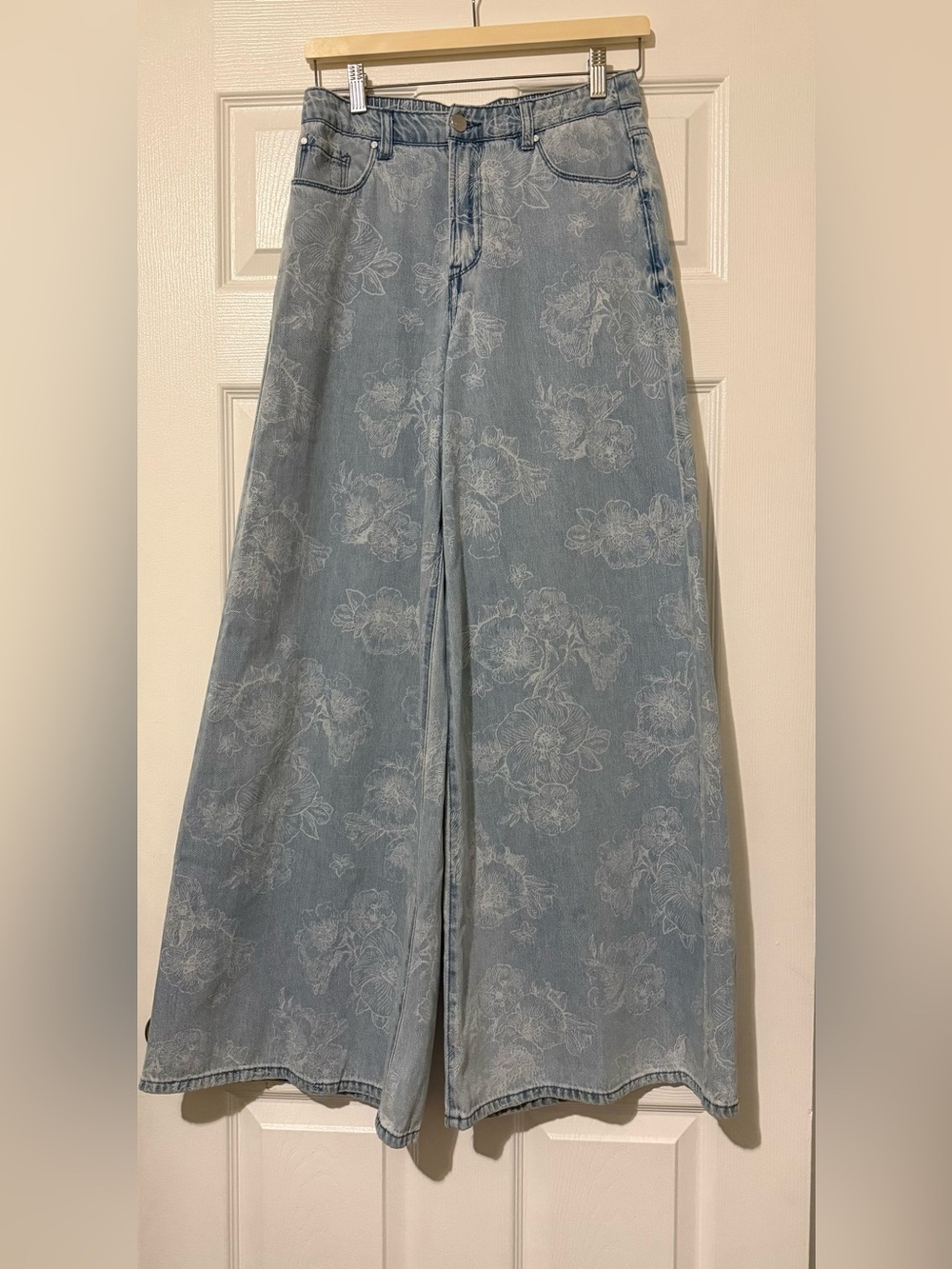 kenzie Light Blue Floral Wide-Leg Jeans